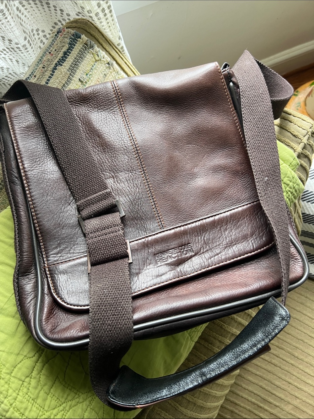 Kenneth Cole Reaction Dark Brown Leather Messenger Bag with Adjustable Strap